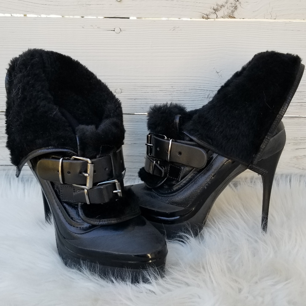 Burberry Fur Lined Leather Heeled Ankle Boots Black Euro Size 37.5
